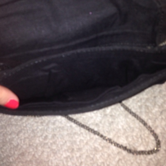 Cross body - Picture 3 of 3